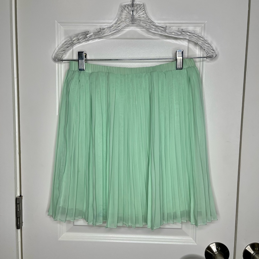 Mint green chiffon pleated skirt
